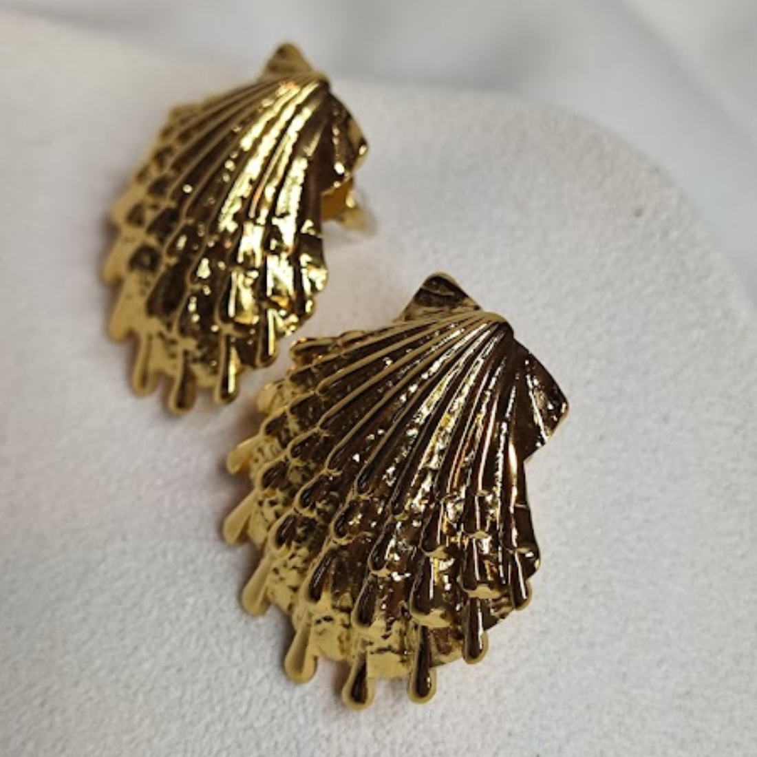 Σκουλαρίκια "Golden Seashell🌊✨"