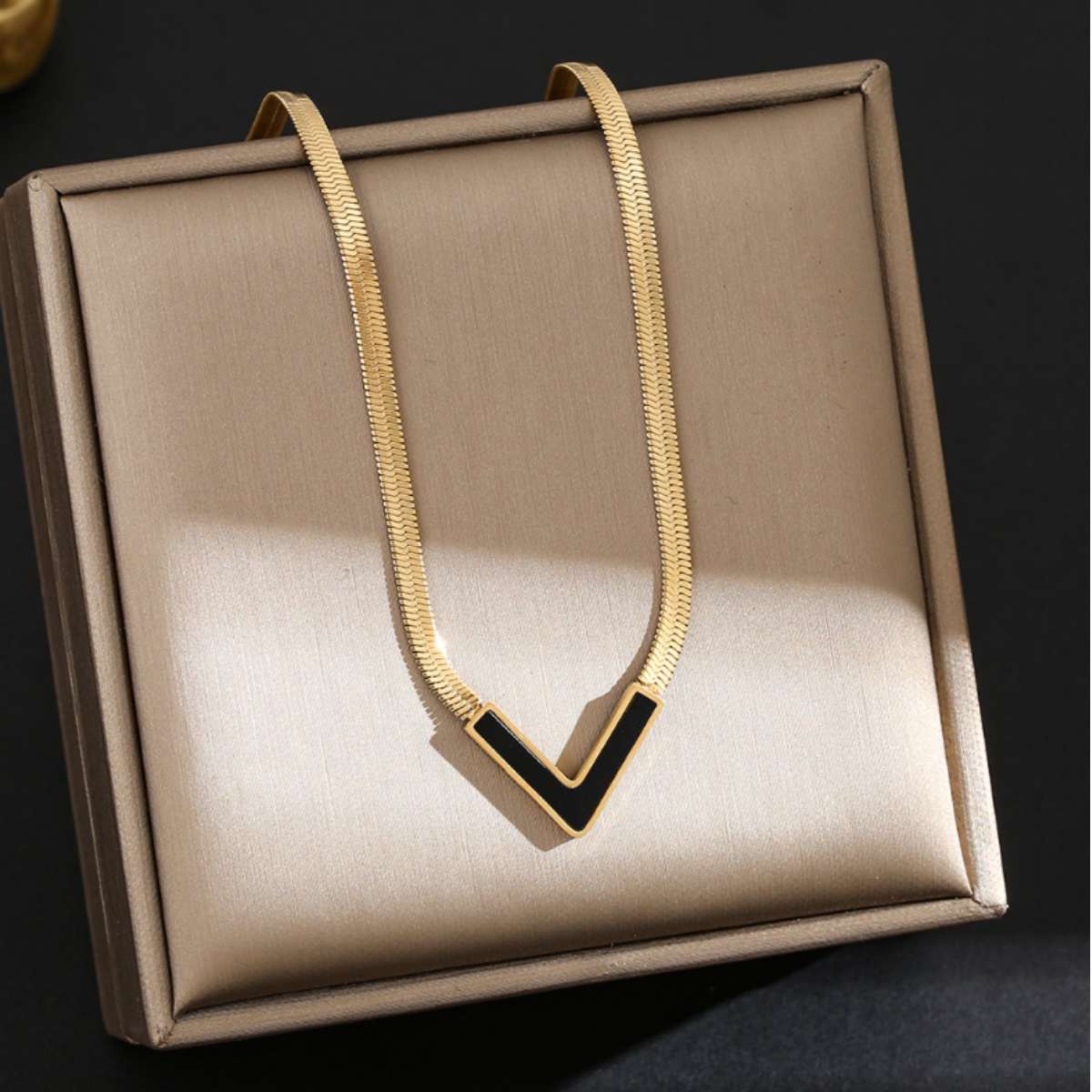 Κολιέ ''V-Line''