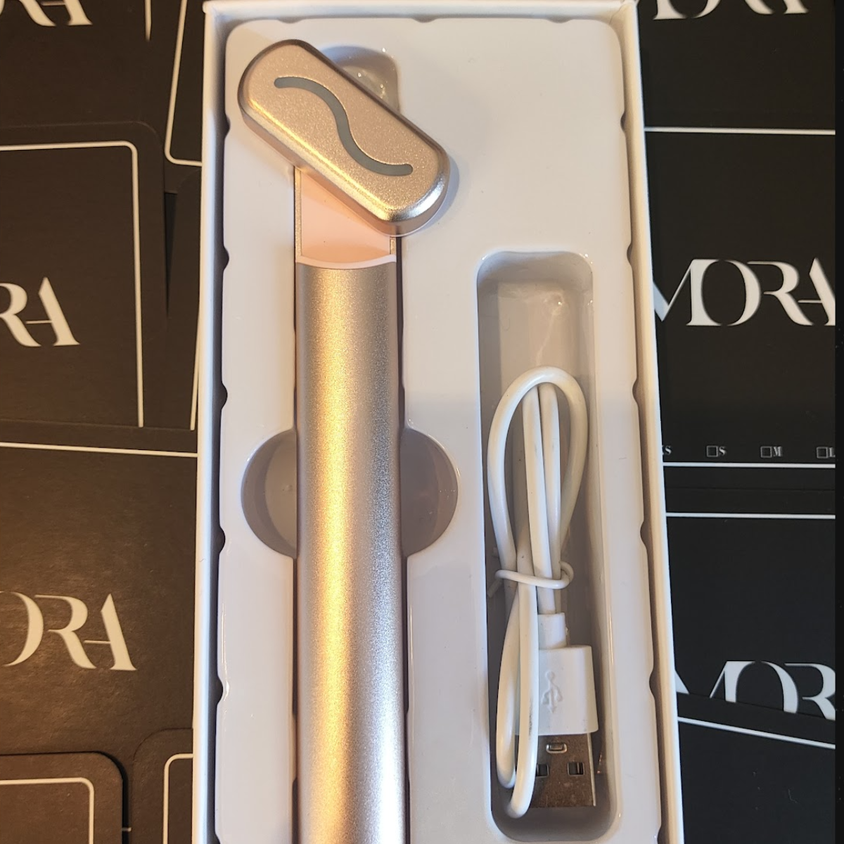 GlowLift 90° Face Massager