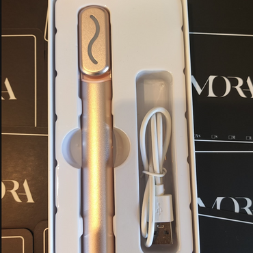 GlowLift 90° Face Massager